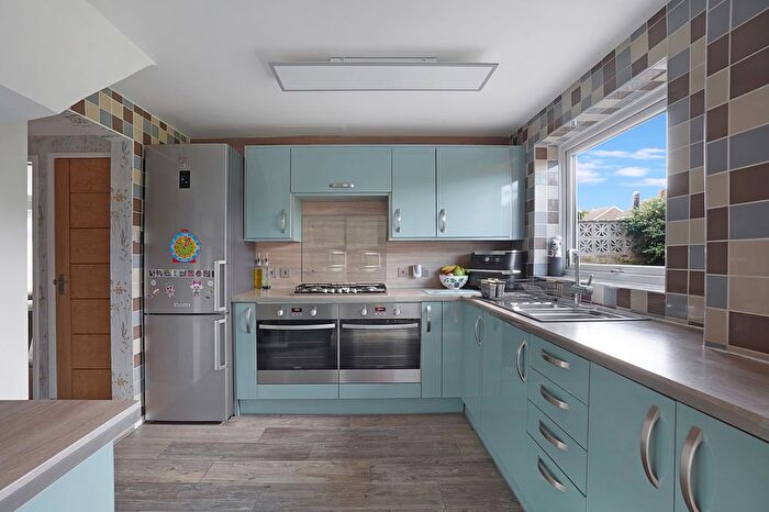 4 Bedroom Semi-Detached House For Sale In Woodberry Drive, Sittingbourne, Kent, ME10