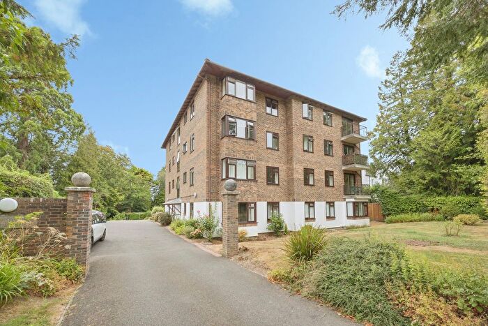 2 Bedroom Flat For Sale In Rusthall Road, Tunbridge Wells, Kent, TN4