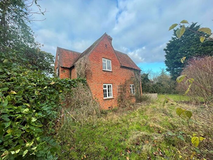4 Bedroom Detached House For Sale In Octagon Farm, Bedford Road, Cople, Bedfordshire, MK44