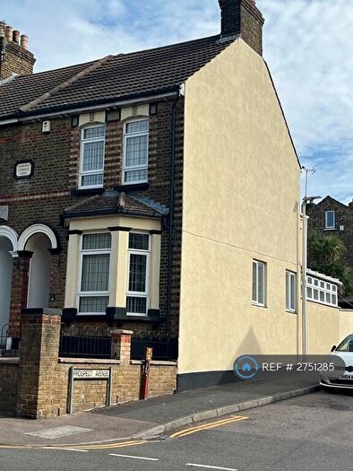 3 Bedroom End Of Terrace House To Rent In Mill Road, Rochester, ME2