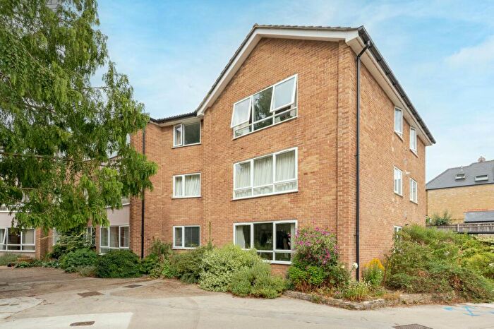 2 Bedroom Flat For Sale In Hawkswell Gardens, Oxford, OX2