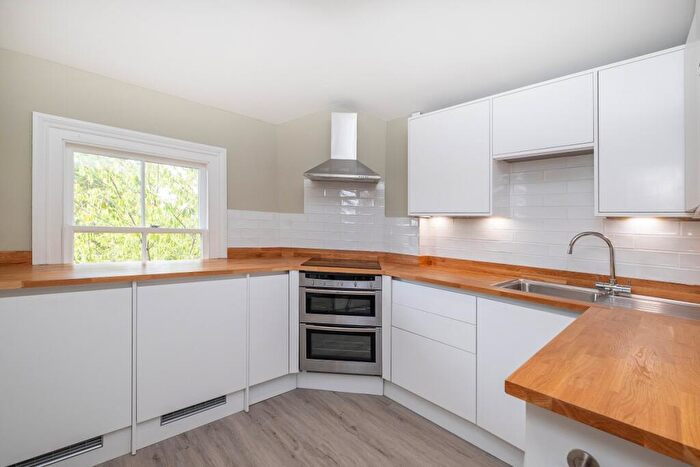 1 Bedroom Apartment To Rent In Queens Road Kingston Upon Thames, KT2