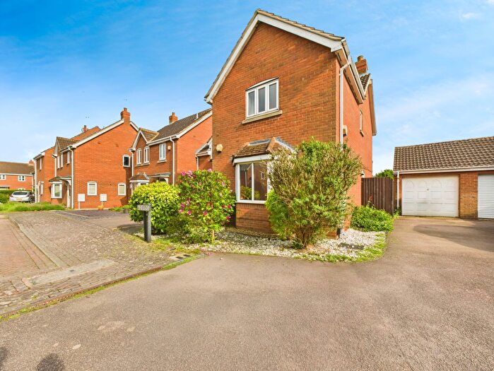 3 Bedroom Link Detached House For Sale In Saunders Close, Sugar Way, Peterborough, PE2