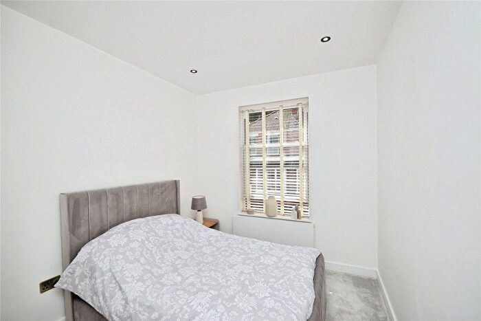 3 Bedroom Semi-detached House For Sale In Park Avenue, Mumbles, Swansea, SA3