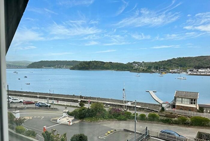 2 Bedroom Flat For Sale In Station Road, Deganwy, LL31