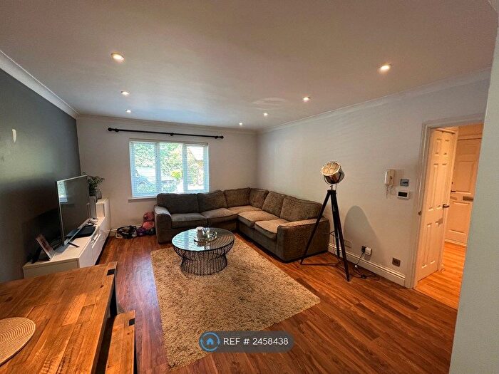 2 Bedroom Flat To Rent In John Austin Close, Kingston Upon Thames, KT2