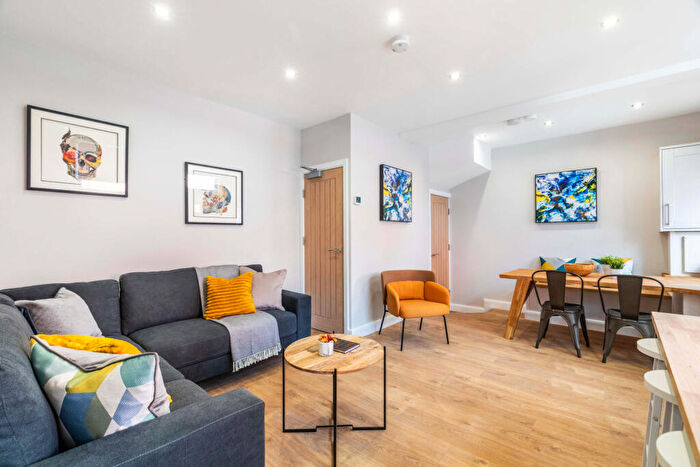 5 Bedroom House To Rent In Harold Avenue, Leeds, LS6