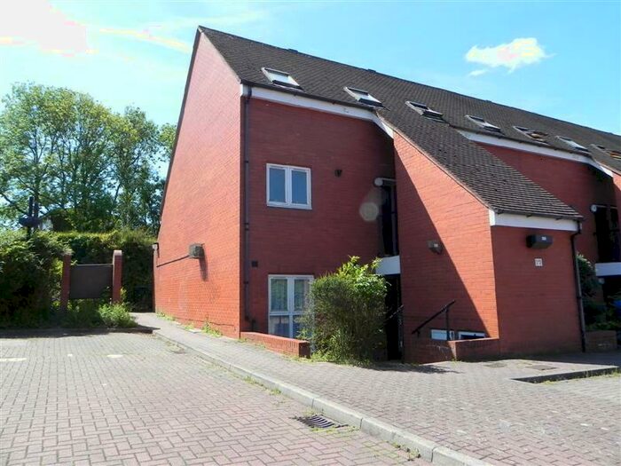 1 Bedroom Flat To Rent In Netteswell Orchard, Harlow, CM20