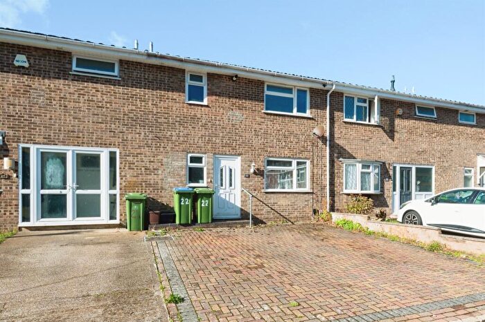 3 Bedroom Terraced House For Sale In Lowry Gardens, Southampton, SO19