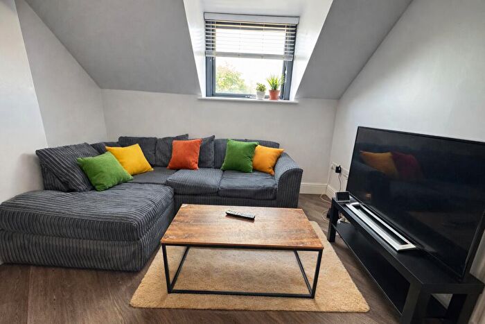 4 Bedroom Apartment To Rent In Flat, Radcliffe Road, West Bridgford, Nottingham, NG2