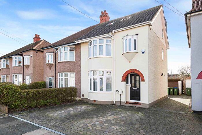 4 Bedroom Semi Detached House For Sale In Orchard Close, Bexleyheath, DA7