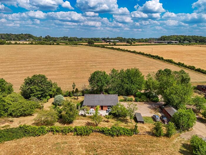 3 Bedroom Detached Bungalow For Sale In Cholesbury Road, Wigginton, Tring, HP23