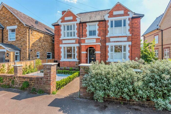 2 Bedroom Flat To Rent In Frances Road, Windsor, SL4