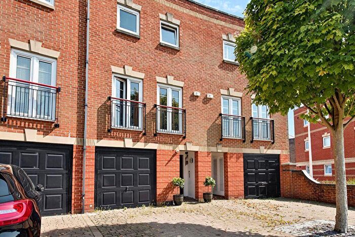 4 Bedroom Town House For Sale In Minerva Crescent, Gunwharf Quays, PO1