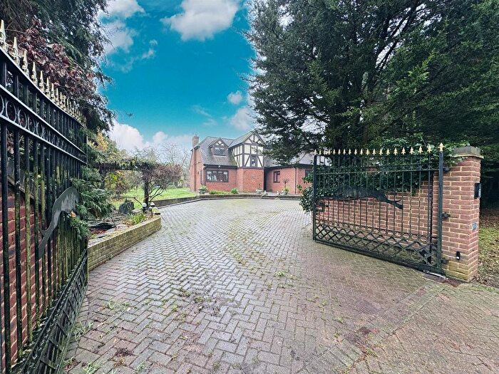 4 Bedroom Detached House For Sale In Blackbush Lane, Horndon-On-The-Hill, Stanford-Le-Hope, SS17