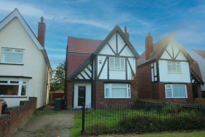 3 Bedroom Semi-Detached House To Rent In Circular Drive, Chester, CH4
