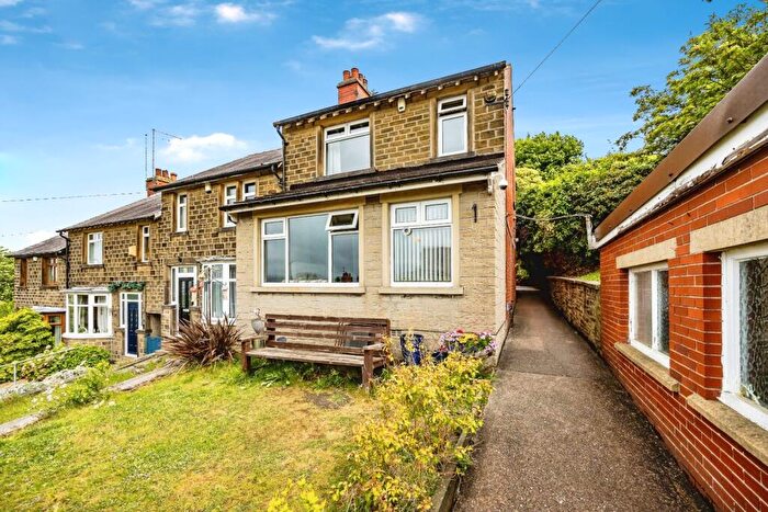 2 Bedroom End Of Terrace House For Sale In Close Hill Lane, Newsome, Huddersfield, West Yorkshire, HD4