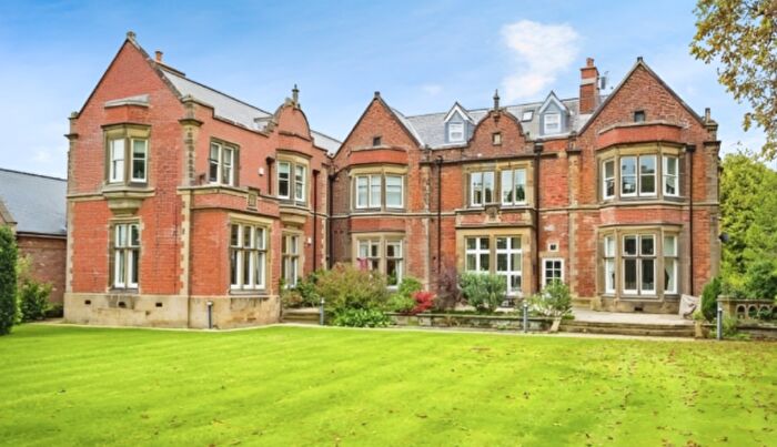 2 Bedroom Flat To Rent In Strathalyn, Wrexham, LL12
