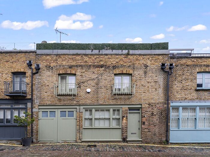 2 Bedroom Mews For Sale In Connaught Close, London, W2