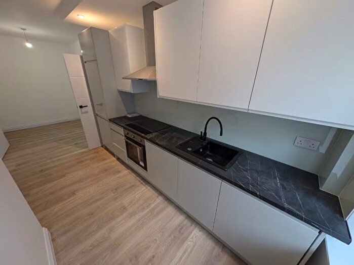 3 Bedroom Flat To Rent In Fraser Road, Erith, Kent, DA8