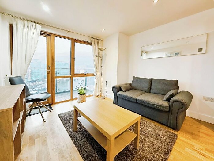 2 Bedroom Flat To Rent In Mcclure House, The Boulevard, Leeds, West Yorkshire, LS10