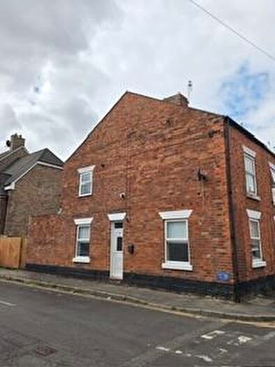 3 Bedroom End Of Terrace House To Rent In George Street, Grantham, NG31