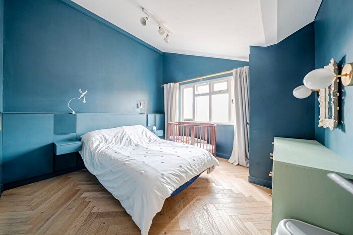 1 Bedroom Flat For Sale In Denmark Hill, Camberwell, London, SE5