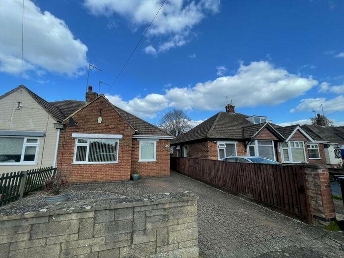 2 Bedroom Bungalow To Rent In Lorraine Drive, Northampton, NN3