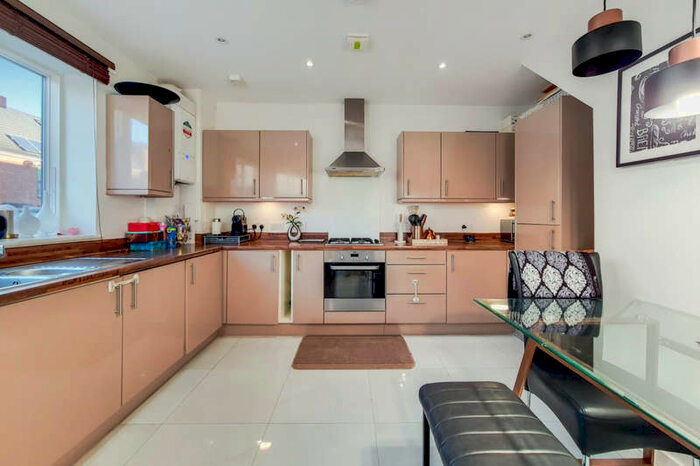 3 Bedroom End Of Terrace House To Rent In Butler Drive, Erith, DA8