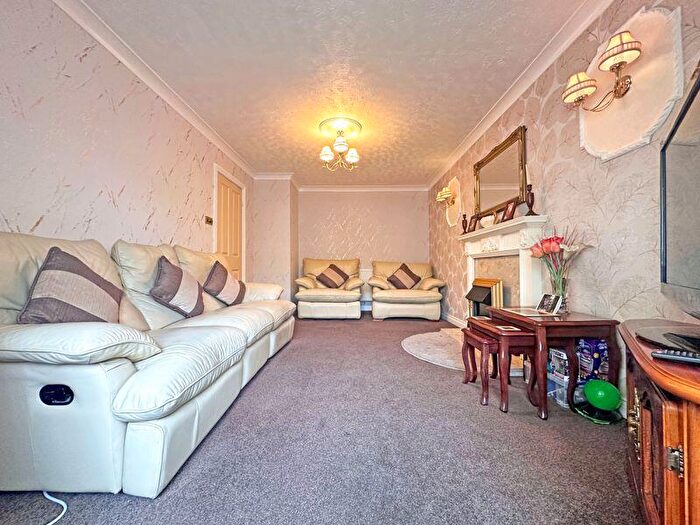 2 Bedroom Bungalow For Sale In Brookfield Way, Tipton, DY4