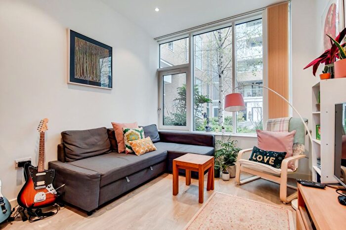 1 Bedroom Flat For Sale In Spectrum Way, Wandsworth, SW18