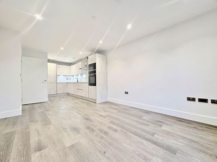 1 Bedroom Flat To Rent In Bircherley Green, Hertford, SG14