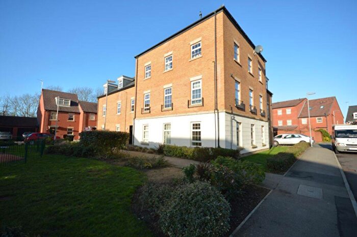 2 Bedroom Flat To Rent In Outfield Close, NN18
