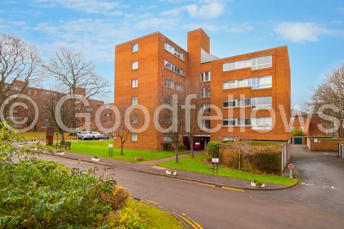 2 Bedroom Flat To Rent In Homefield Park, Sutton, Surrey, SM1
