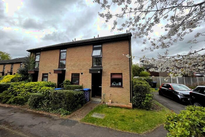 2 Bedroom Terraced House To Rent In Knaphill, GU21