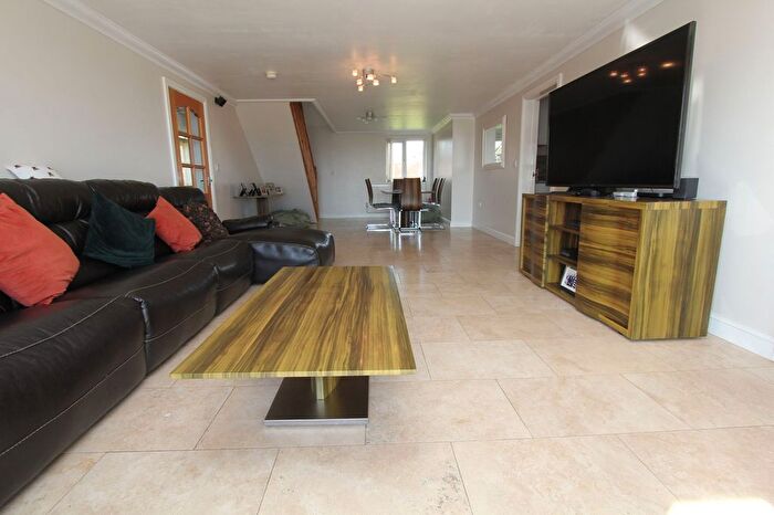 4 Bedroom Detached Bungalow For Sale In South View, Rhoose, CF62