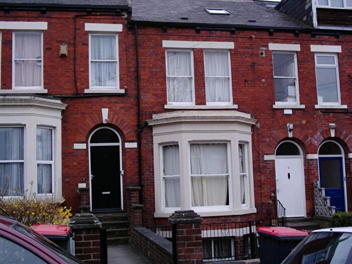 8 Bedroom House To Rent In Ash Grove, Hyde Park, Leeds, LS6