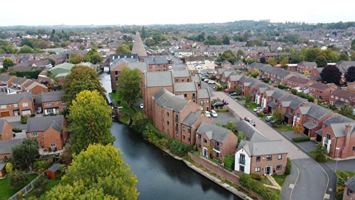 2 Bedroom Apartment For Sale In Argyle Close, Stourbridge, DY8