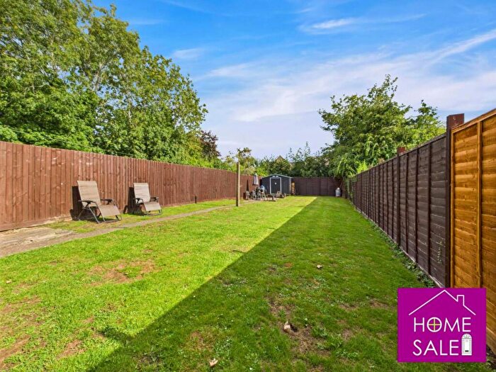 3 Bedroom Terraced House For Sale In Chipsey Avenue, Bugbrooke, NN7