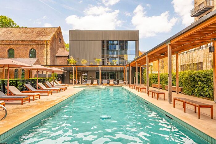 3 Bedroom Flat For Sale In West Bradbury Yard, Chiswick, TW8