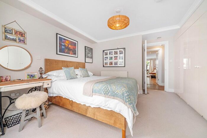 1 Bedroom Flat For Sale In Dalyell Road, London, SW9