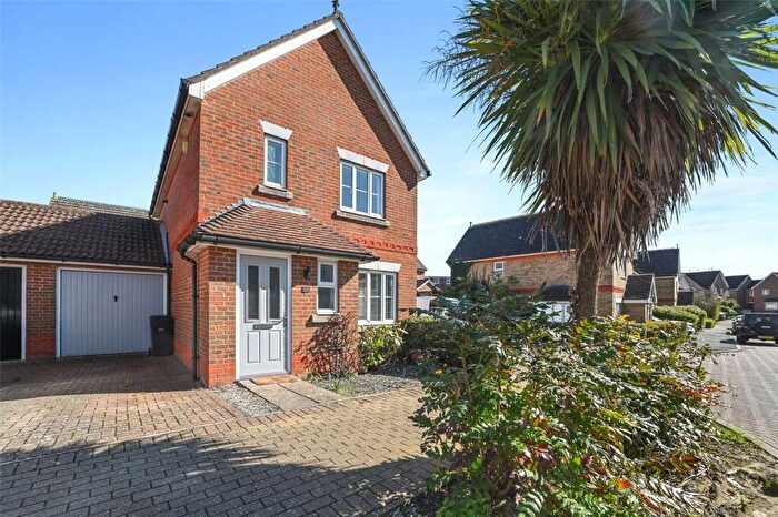 3 Bedroom Link Detached House For Sale In Malkin Drive, Church Langley, Harlow, Essex, CM17