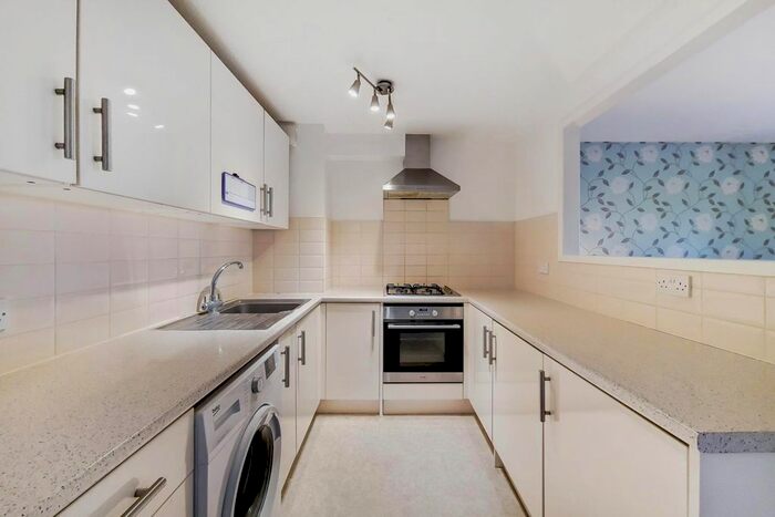 1 Bedroom Flat To Rent In Carlton Avenue, Harrow, HA3