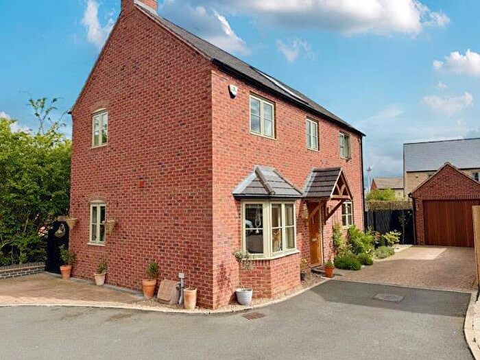 3 Bedroom Detached House For Sale In Baldwin Drive, Burton Latimer, Kettering, NN15