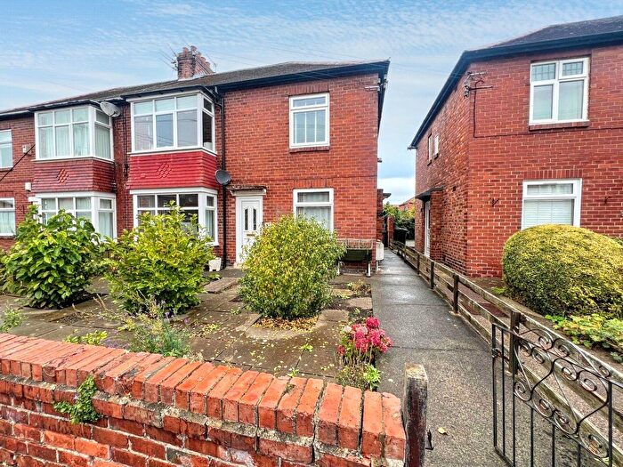 2 Bedroom Flat For Sale In Holm Green, Whitley Bay, NE25