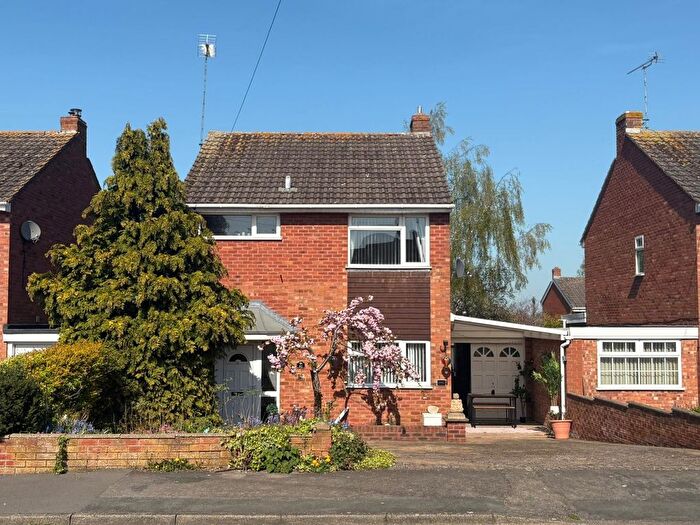 3 Bedroom Detached House For Sale In Shrubbery Road, Drakes Broughton, Pershore, WR10