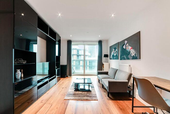 1 Bedroom Apartment For Sale In Duckman Tower, Lincoln Plaza, London, E14