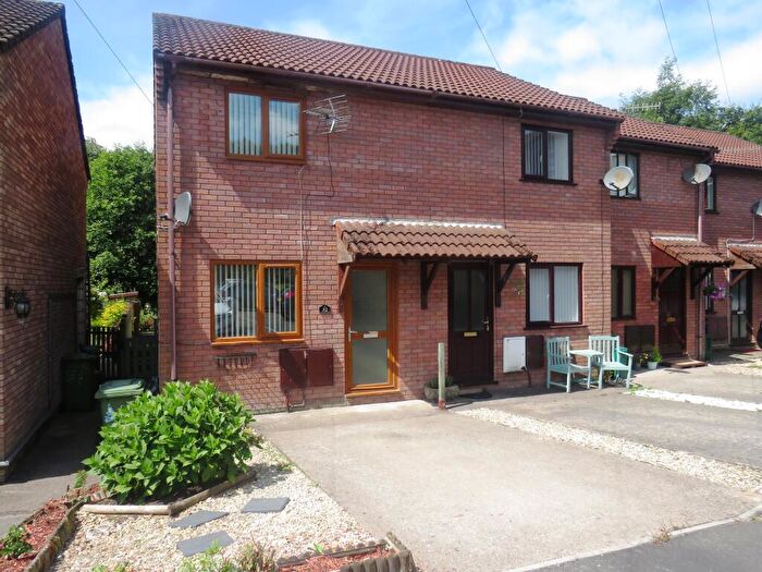 2 Bedroom House To Rent In Tylcha Wen Close, Tonyrefail, Porth, CF39