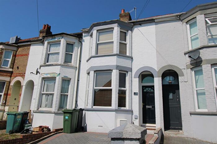2 Bedroom House For Sale In Pelham Road, Cowes, PO31