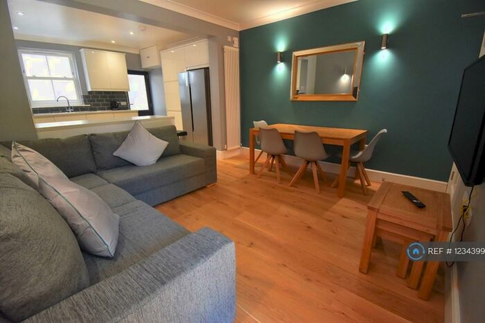 4 Bedroom Terraced House To Rent In Erleigh Road, Reading, RG1